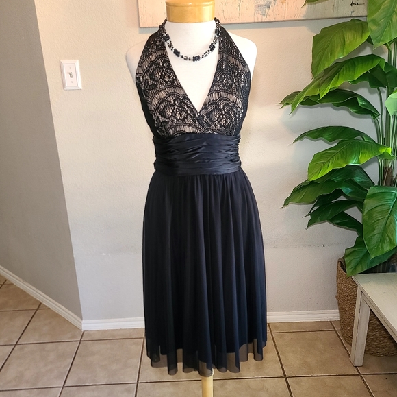 Maggy London Dresses & Skirts - NWT Maggy London sexy little black dress